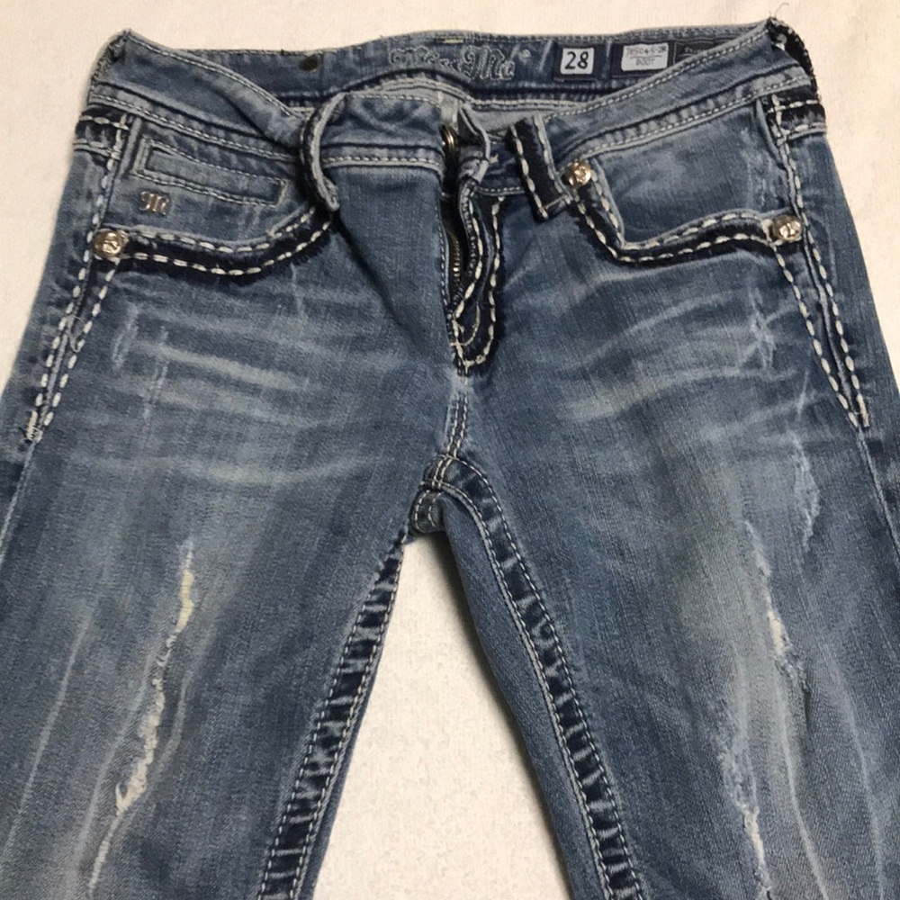Distressed Miss Me jeans! Size 28